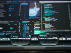 Memahami Dark Web: Ekosistem, Cara Kerja, dan Bagaimana Profesional Memantaunya Secara Legal