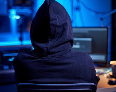 Cyber Crime: Ancaman di Balik Layar dan Cara Melindungi Diri
