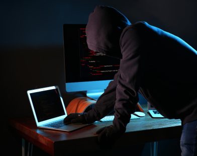 Rekayasa Sosial Menargetkan Platform CRM: Studi Kasus Pelanggaran Data di Workday