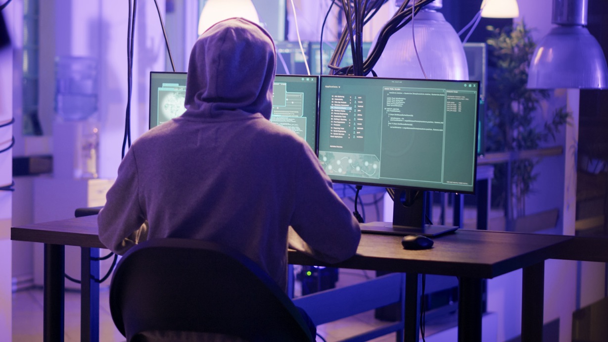 Meningkatnya Serangan Berbasis AI: Mengapa UEBA adalah Pertahanan Terbaik